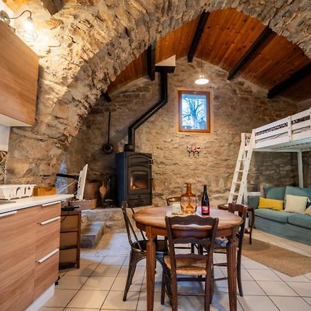 Petite Maison pleine nature La Bastide-Pradines Exterior foto