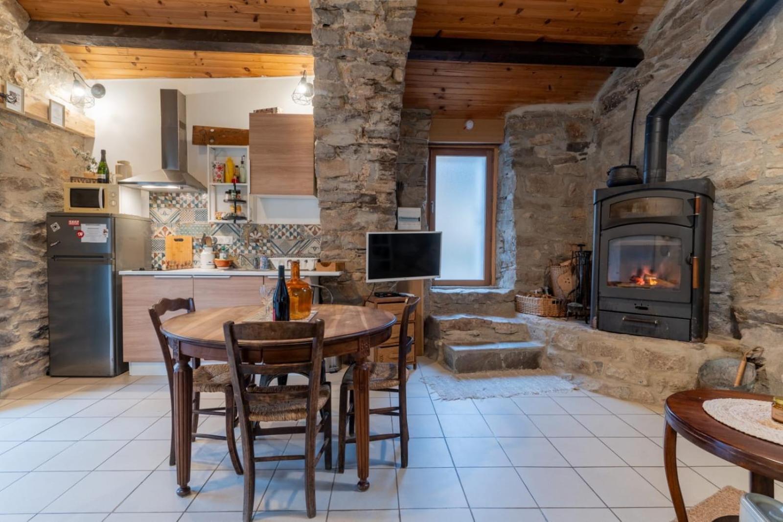 Petite Maison pleine nature La Bastide-Pradines Exterior foto